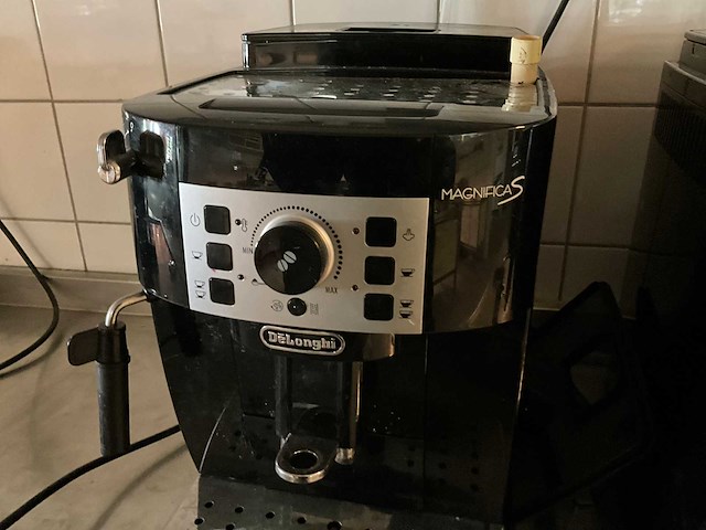 Delonghi magnifica s koffiemachines (2x) - afbeelding 4 van  9