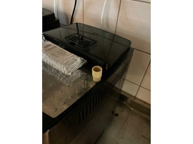 Delonghi magnifica s koffiemachines (2x) - afbeelding 8 van  9