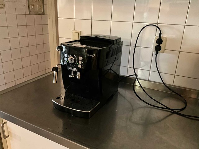 Delonghi magnifica s koffiemachines - afbeelding 1 van  7