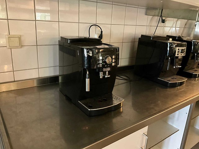 Delonghi magnifica s koffiemachines - afbeelding 2 van  7
