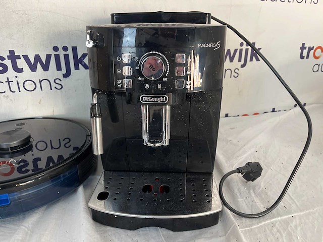 De'longhi mangnifica s ecam21.117b+ | eufy robovac l35 hybrid - afbeelding 2 van  3