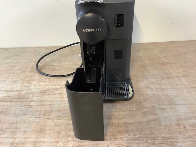 Delonghi nespresso lattissima one koffie- & espressomachines - afbeelding 3 van  6