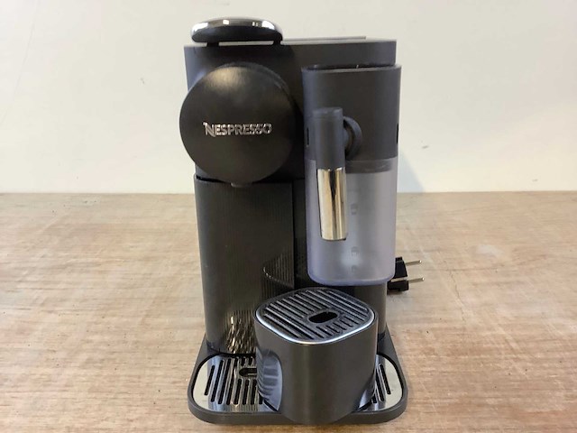 Delonghi nespresso lattissima one koffie- & espressomachines - afbeelding 1 van  7