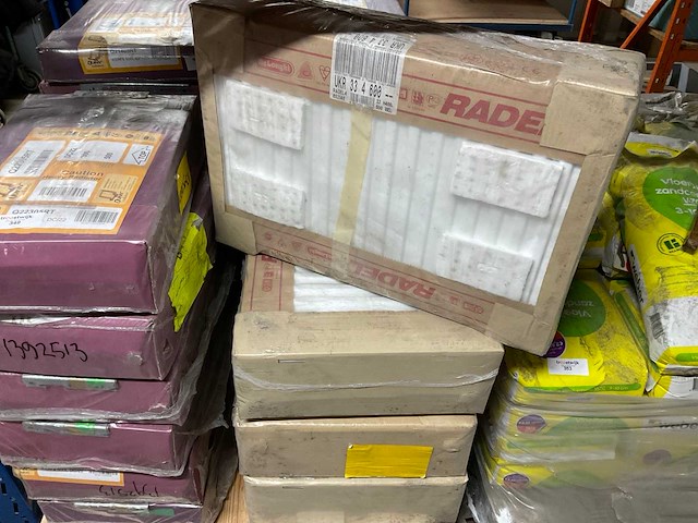 Delonghi t33 40 x 60 paneelradiator incl omlijsting (4x) - afbeelding 1 van  1