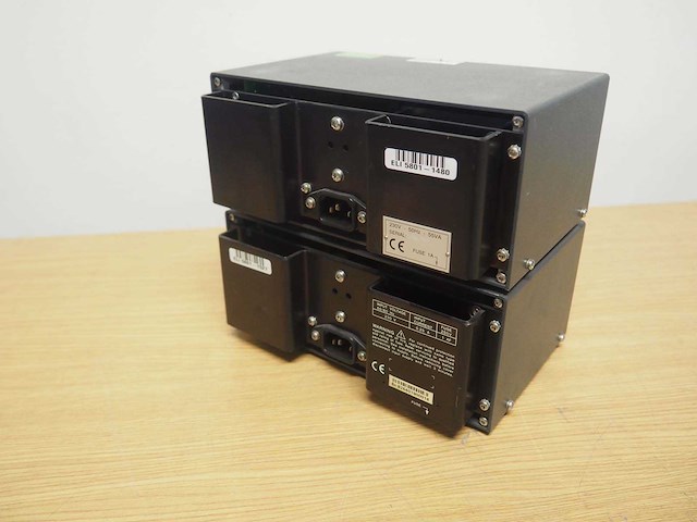 Delta - e0300-0.1-l - regelbare voeding (2x) - afbeelding 2 van  4