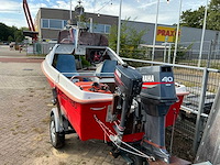 Delta 490 polyester consoleboot met buitenboordmotor - afbeelding 17 van  22