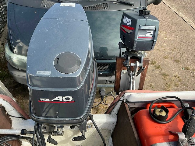 Delta 490 polyester consoleboot met buitenboordmotor - afbeelding 3 van  6