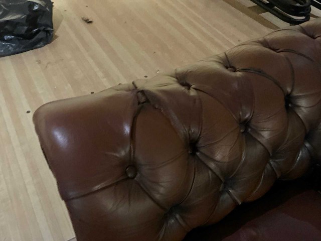 Delta chesterfield 3-zits lederen bankstel (2x) - afbeelding 4 van  8