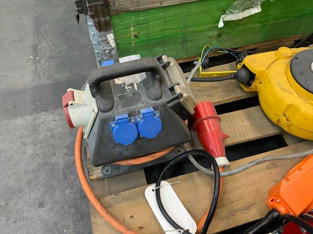 Delta dps-200 elektrische lier en diversen - afbeelding 3 van  5