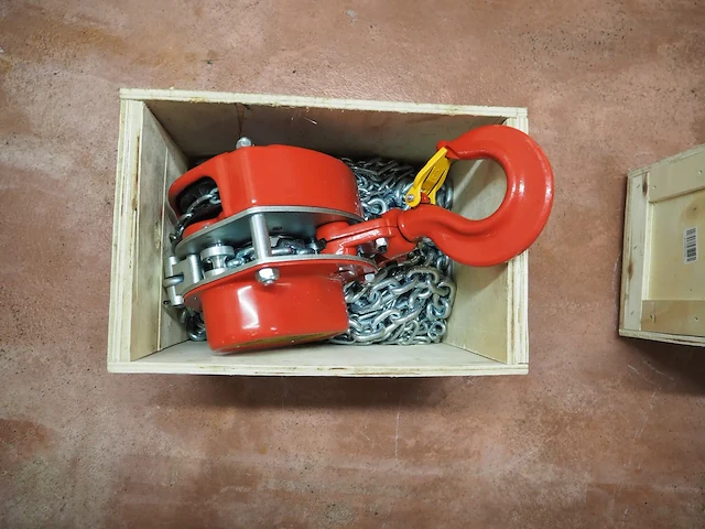 Delta red - afbeelding 3 van  8