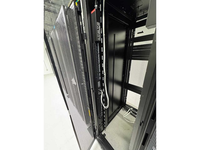 Delta xubus node 70 kw it container datacenter 11 racks - afbeelding 6 van  19