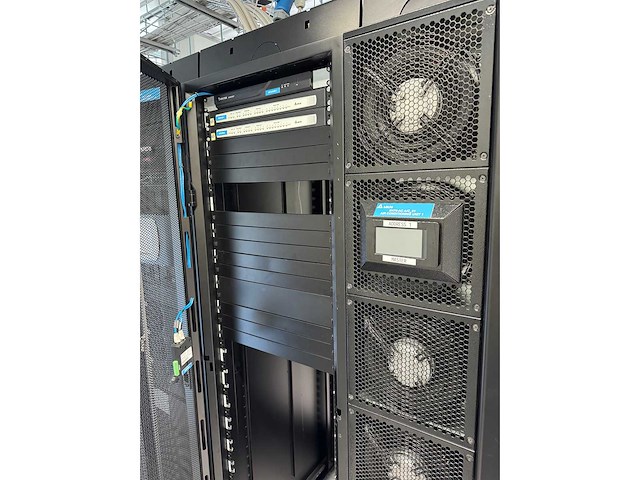 Delta xubus node 70 kw it container datacenter 11 racks - afbeelding 9 van  19