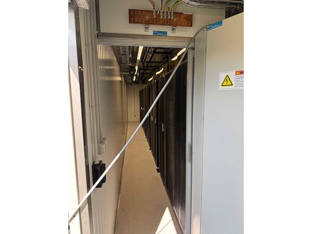 Delta xubus node 70 kw it container datacenter 11 racks - afbeelding 18 van  19