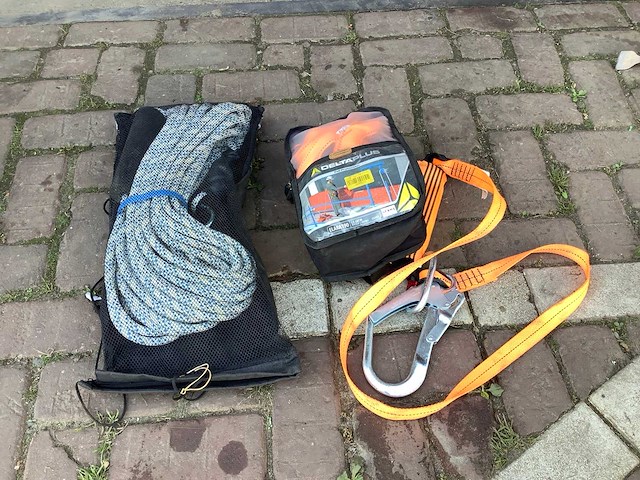 Deltaplus elara 190 valbeveiligings harnas/kit - afbeelding 2 van  4