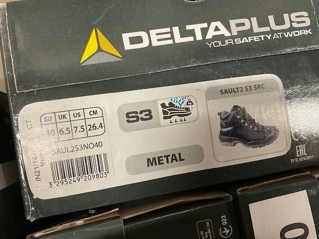Deltaplus sault2 s3 src paar werkschoenen (maat 40) - afbeelding 2 van  3