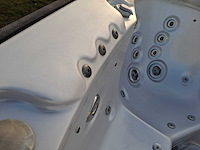 Deluxe spa 6 persoons jacuzzi en buitenspa - afbeelding 5 van  5