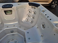 Deluxe spa 6 persoons jacuzzi en buitenspa - afbeelding 14 van  34