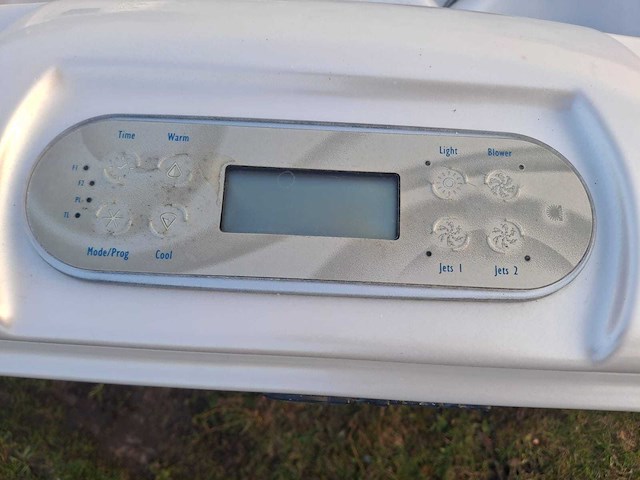Deluxe spa 6 persoons jacuzzi en buitenspa - afbeelding 1 van  20