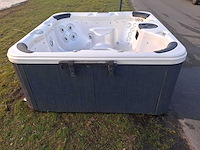 Deluxe spa 6 persoons jacuzzi en buitenspa - afbeelding 24 van  34