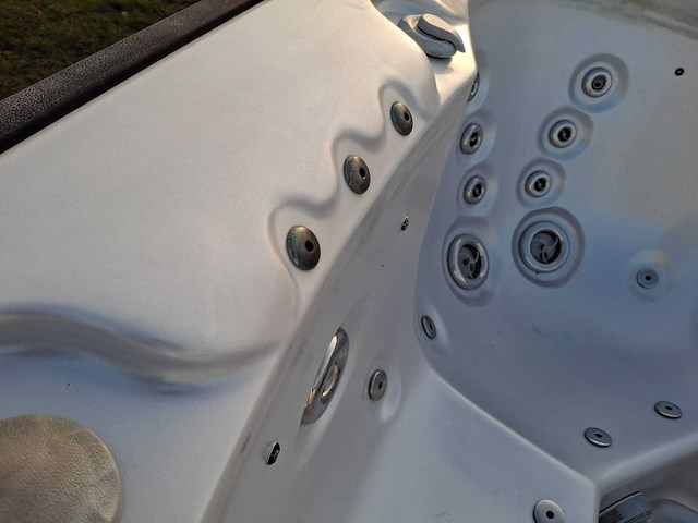 Deluxe spa 6 persoons jacuzzi en buitenspa - afbeelding 34 van  34