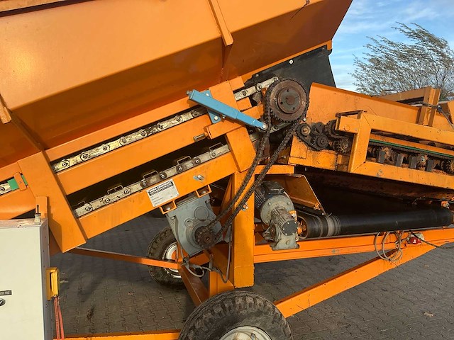 Dema-construct 2,4x5 aardappel stortbak / stortbunker met opvoerband - afbeelding 15 van  39