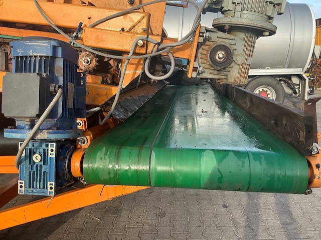 Dema-construct 2,4x5 aardappel stortbak / stortbunker met opvoerband - afbeelding 19 van  39