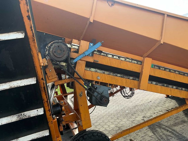 Dema-construct 2,4x5 aardappel stortbak / stortbunker met opvoerband - afbeelding 28 van  39