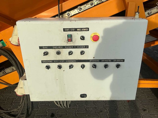 Dema-construct 2,4x5 aardappel stortbak / stortbunker met opvoerband - afbeelding 37 van  39