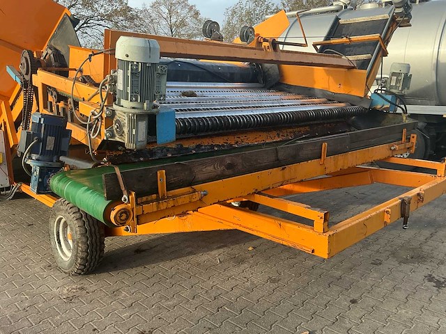 Dema-construct 2,4x5 aardappel stortbak / stortbunker met opvoerband - afbeelding 15 van  39