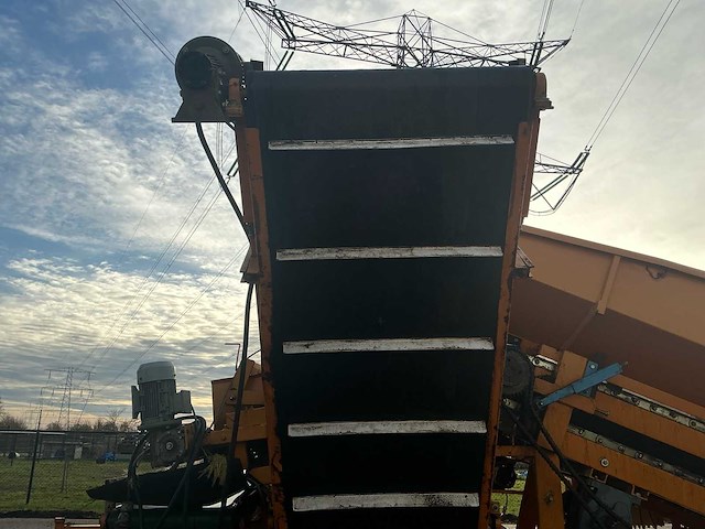 Dema-construct 2,4x5 aardappel stortbak / stortbunker met opvoerband - afbeelding 19 van  39