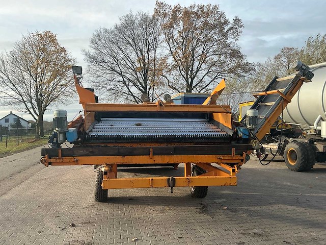 Dema-construct 2,4x5 aardappel stortbak / stortbunker met opvoerband - afbeelding 34 van  39