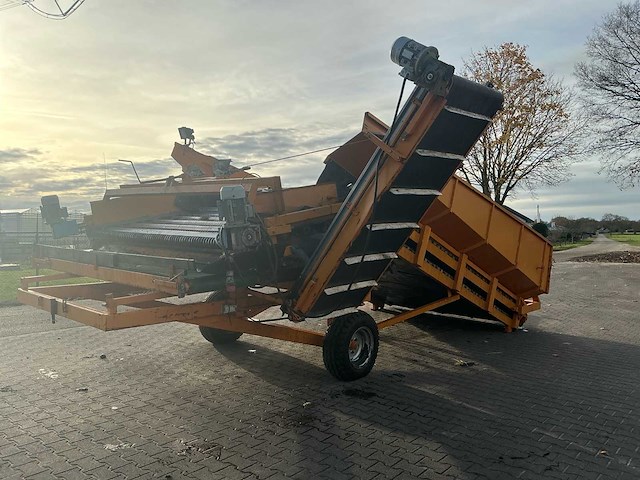 Dema-construct 2,4x5 aardappel stortbak / stortbunker met opvoerband - afbeelding 35 van  39