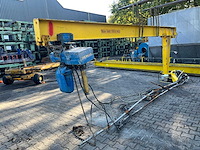 Demag - 1000kg - pillar jib cranes - 1995 - afbeelding 1 van  8