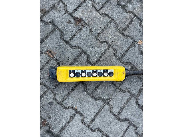 Demag - 1000kg - pillar jib cranes - 1998 - afbeelding 6 van  8