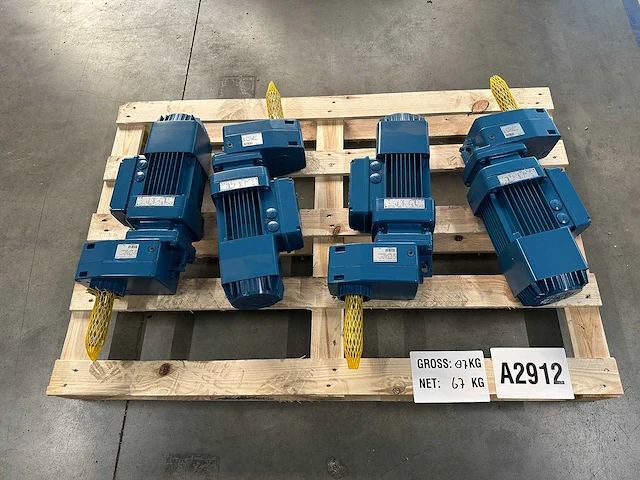 Demag - 3x industriële haakse tandwielmotoren met rem - afbeelding 3 van  10