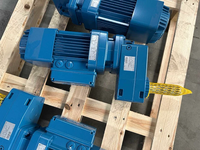 Demag - 3x industriële haakse tandwielmotoren met rem - afbeelding 10 van  10