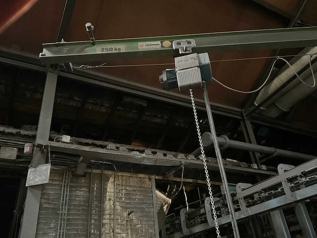 Demag - zwenkarmkraan - afbeelding 2 van  4