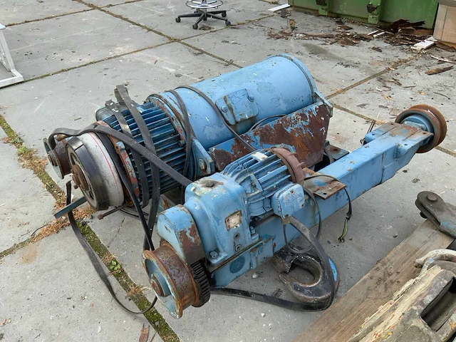 Demag bovenloopkraan, buiten werking gesteld (2x) - afbeelding 2 van  8