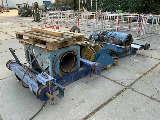 Demag bovenloopkraan, buiten werking gesteld (2x) - afbeelding 7 van  8