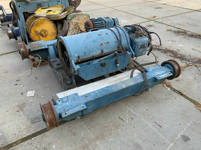 Demag bovenloopkraan, buiten werking gesteld (2x) - afbeelding 5 van  8