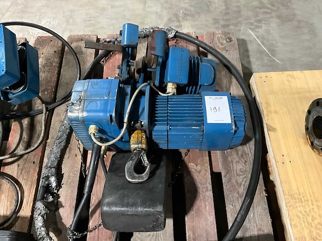 Demag kettingtakel - afbeelding 1 van  4