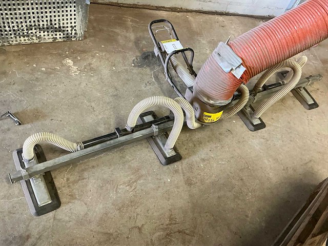 Demag zwenkarmkraan met tawi vacuumlifter - afbeelding 4 van  8