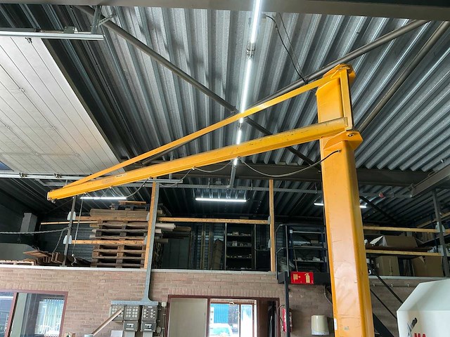 Demag zwenkarmkraan - afbeelding 3 van  3