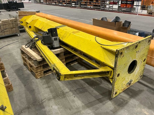 Demag zwenkkraaninstallatie met vht kettingtakel – 250 kg capaciteit - afbeelding 1 van  15