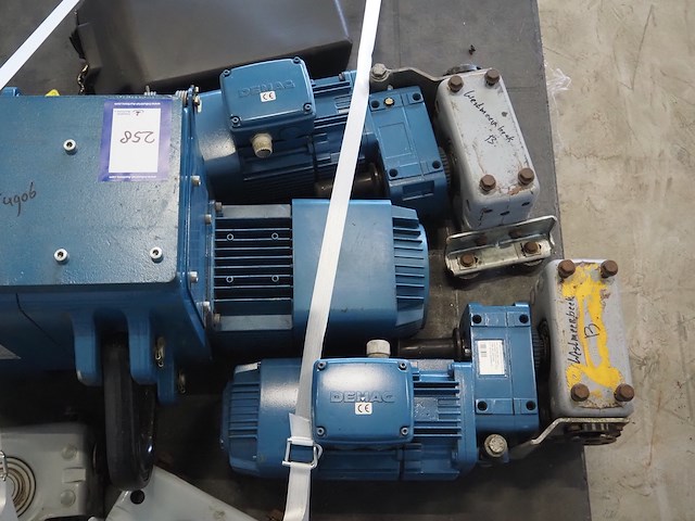 Demag - afbeelding 5 van  9