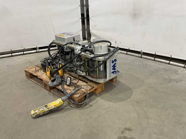 Deman - 2002 - nbo4l5afp115at3n - elektrische takel - afbeelding 1 van  13