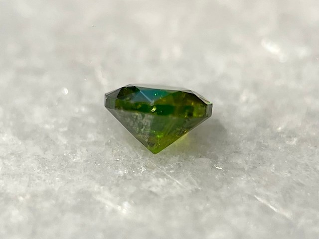 Demantoid - 0.51 carat natuurlijke demantoid - afbeelding 2 van  6