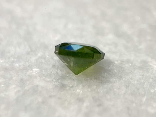 Demantoid - 0.52 carat natuurlijke demantoid - afbeelding 2 van  6