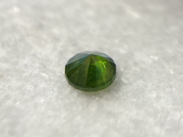 Demantoid - 0.52 carat natuurlijke demantoid - afbeelding 3 van  6