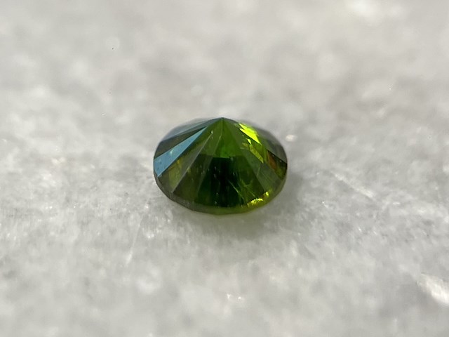 Demantoid - 0.55 carat natuurlijke demantoid - afbeelding 3 van  4